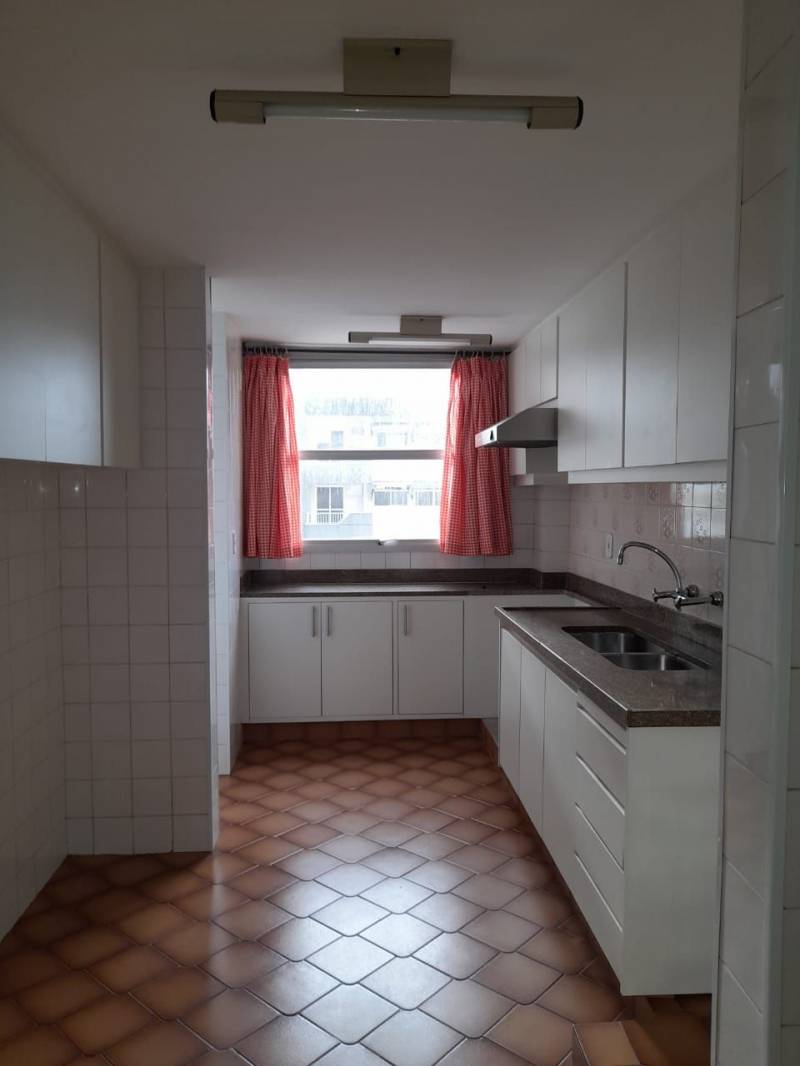 Apartamento à venda com 2 quartos, 80m² - Foto 13