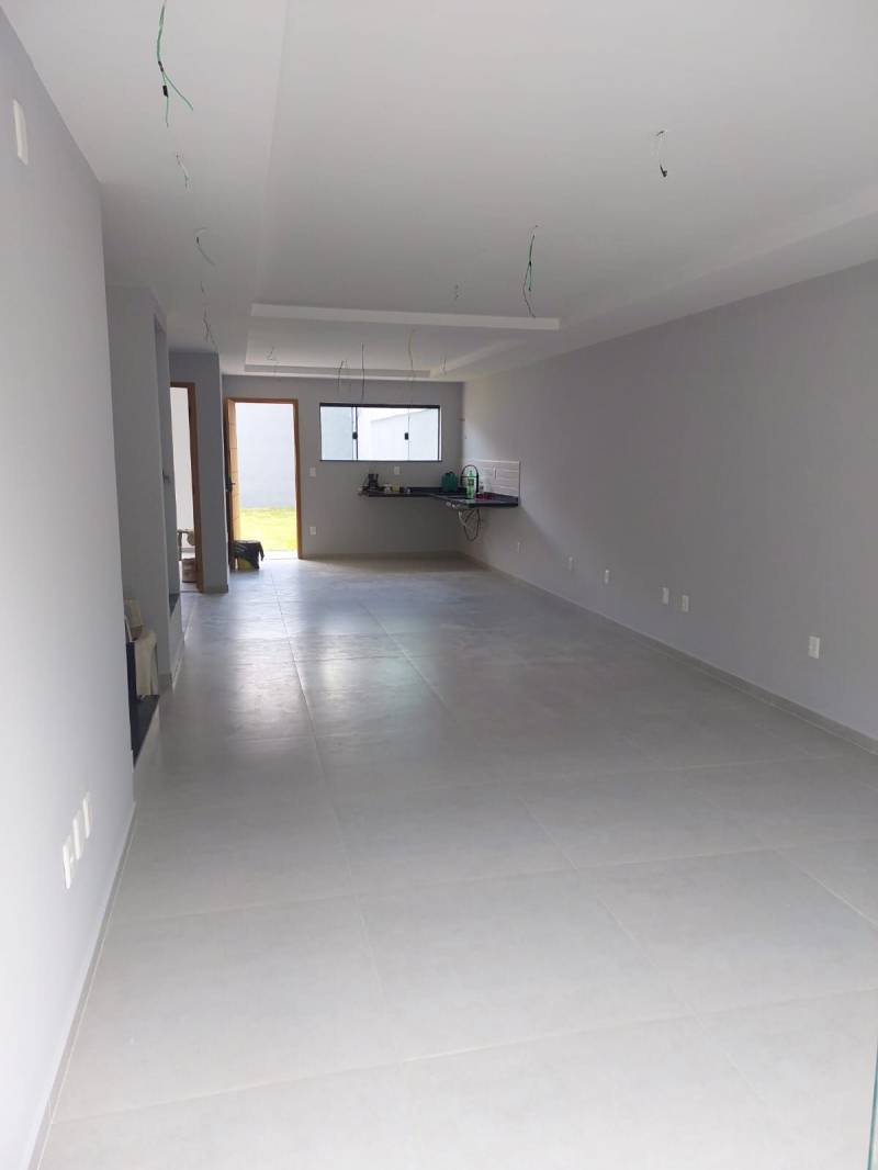 Casa à venda com 4 quartos, 137m² - Foto 4