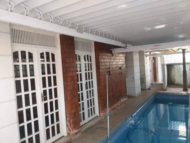 Casa à venda com 4 quartos, 250m² - Foto 6