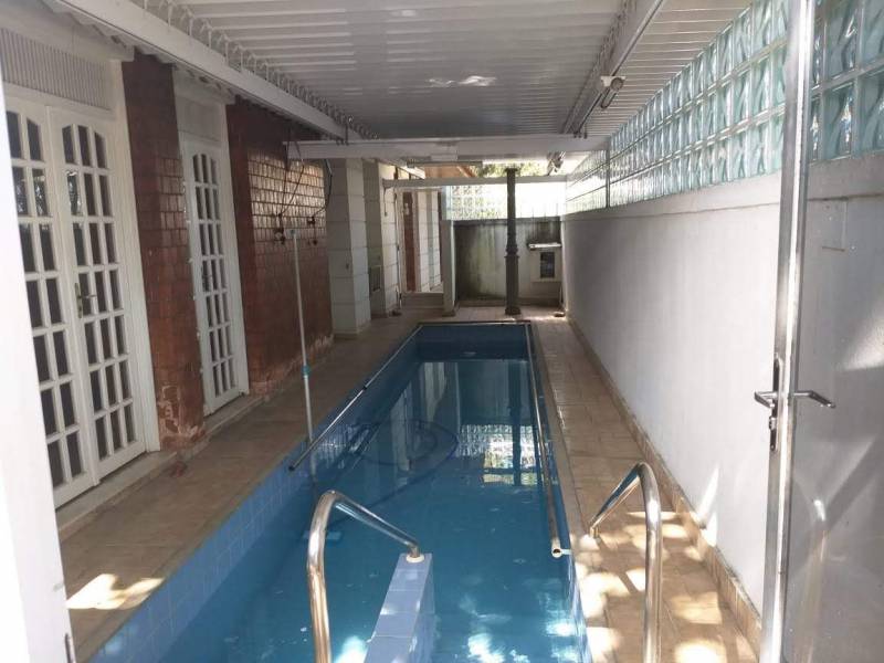 Casa à venda com 4 quartos, 250m² - Foto 7