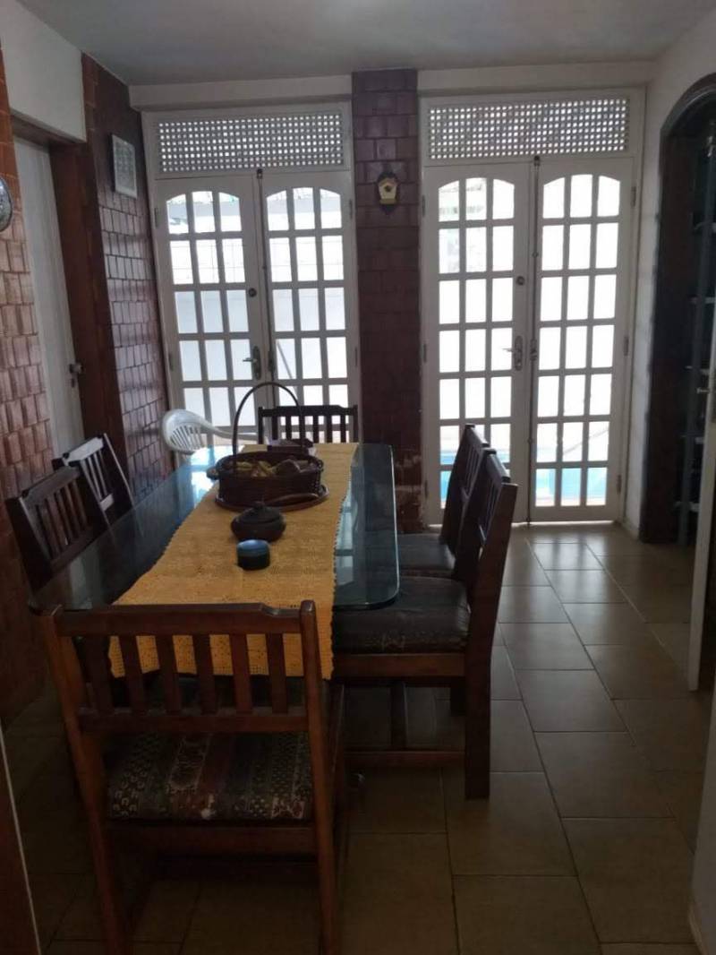 Casa à venda com 4 quartos, 250m² - Foto 10