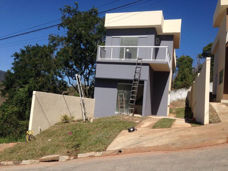 Casa de Condomínio à venda com 4 quartos, 130m² - Foto 1