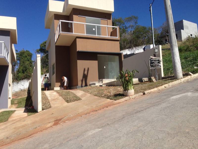 Casa de Condomínio à venda com 4 quartos, 130m² - Foto 2