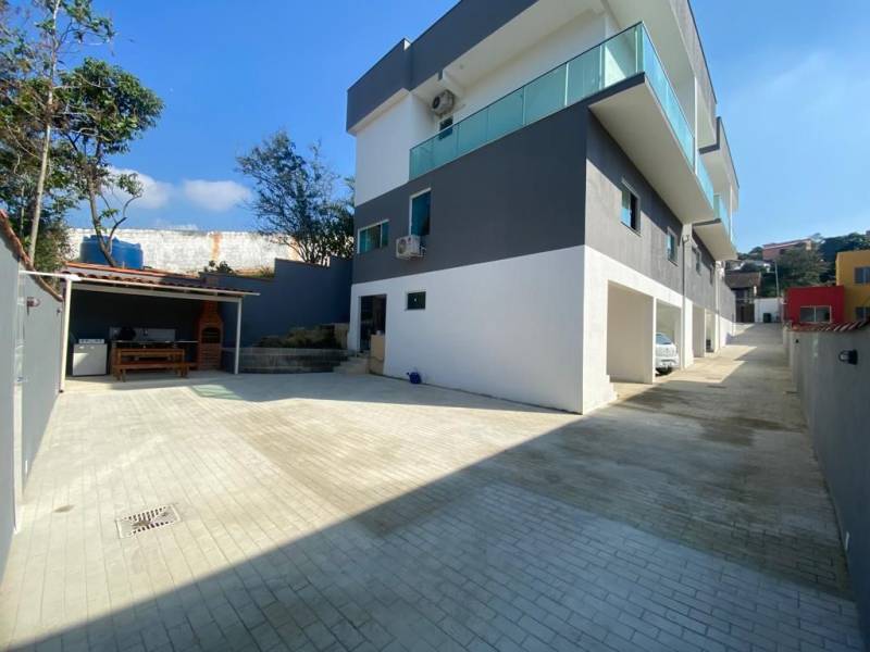 Casa à venda com 2 quartos, 80m² - Foto 1